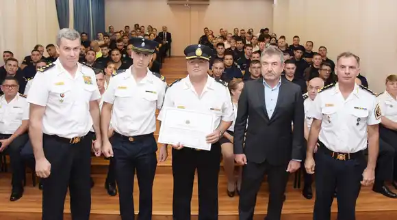 Reconocimiento al personal de la Policía de Entre Ríos