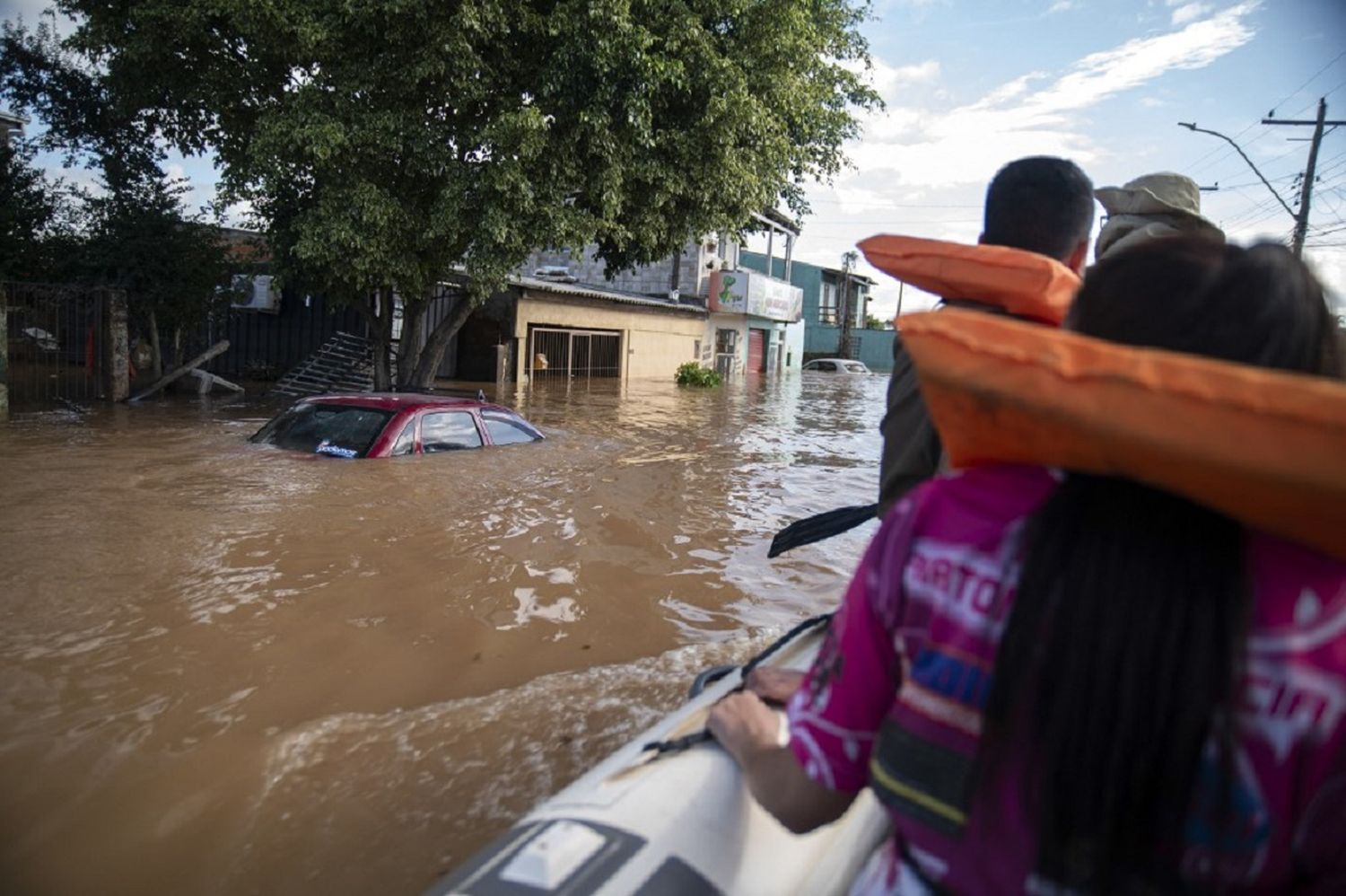 ¡ENTRE ELLOS MIGRANTES VENEZOLANOS! Unos 40 mil refugiados afectados por lluvias en Brasil