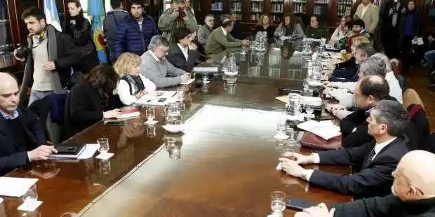 Paritarias: Gremios estatales, UPCN y SOEME aceptaron el 16% de aumento hasta septiembre