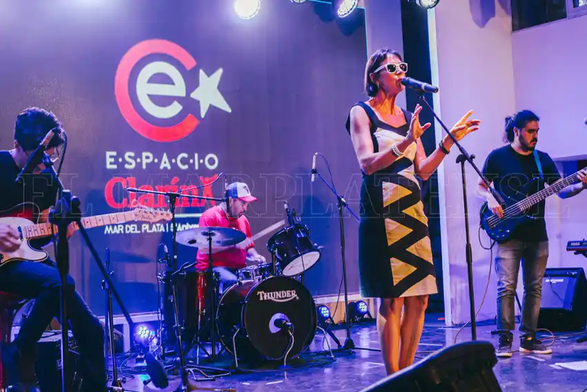 "Nos dio mucho gusto presentar el nuevo disco en Espacio Clarín"