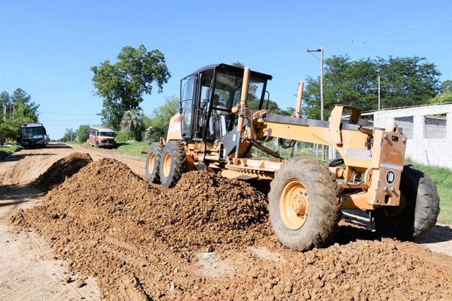 Siguen en marcha los trabajos de mantenimiento de calles sin  pavimentar