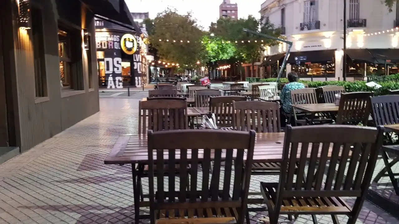 La provincia de Santa Fe extendió el horario a la gastronomía y habilitó los cines, teatros y casinos