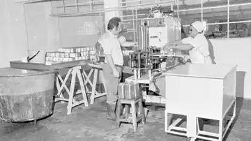 Elaboración de productos que marcaron una época en Necochea