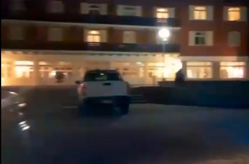 "No me gusta la comida", y atacó a patadas a dos mozas de un hotel de Chapadmalal