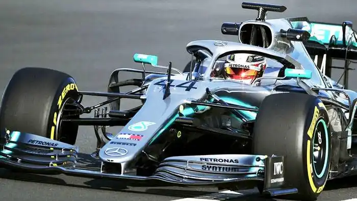 Hamilton y Bottas dominaron en los entrenamientos libres en Austria. Hoy clasifican