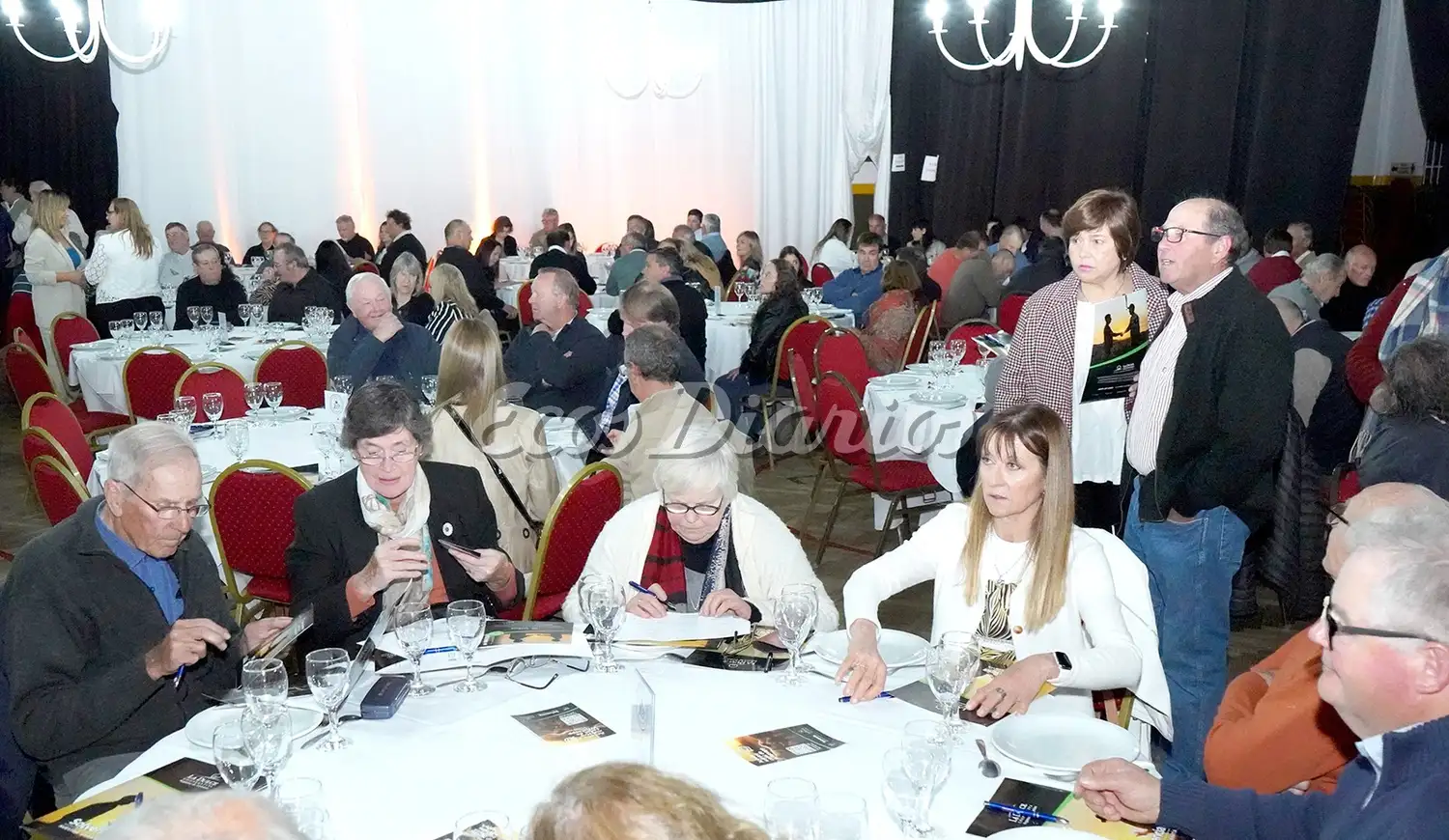 A pleno. Más de 400 personas participaron de la cena para asociados