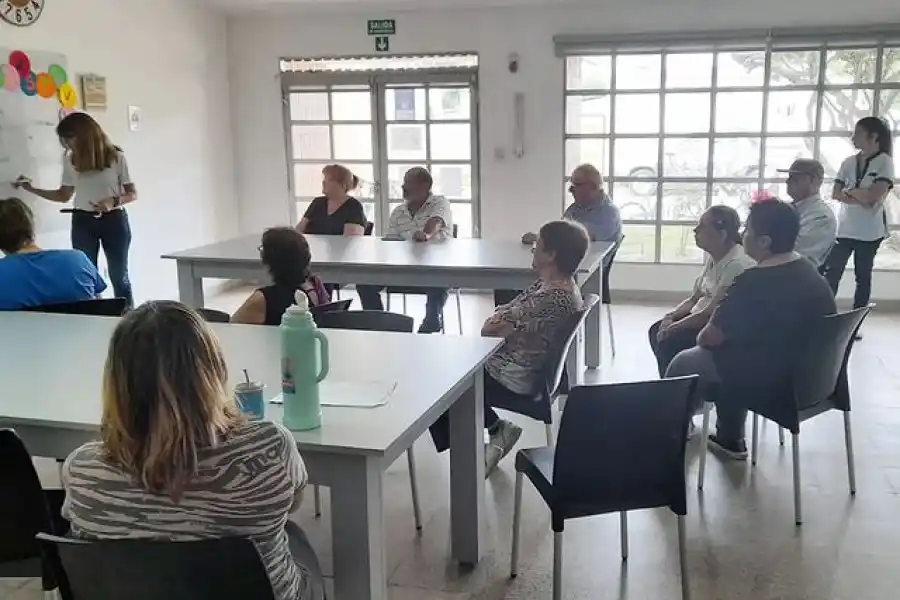 Charlas de autocuidado para personas con Diabetes Tipo 2 en San Vicente