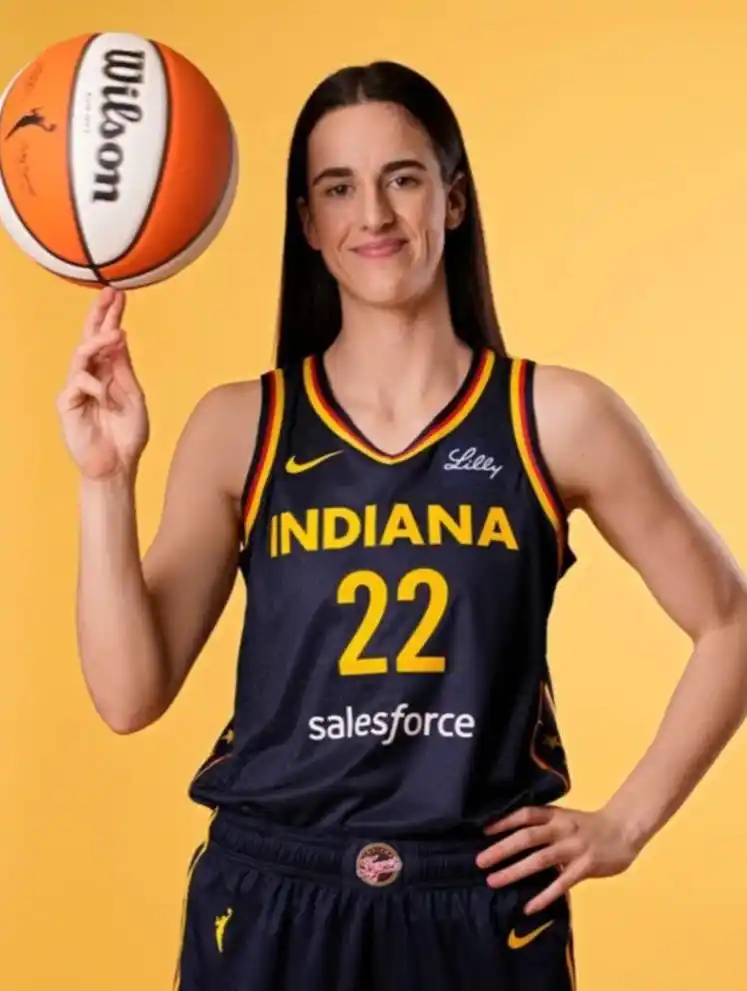 El comentario de un periodista a Caitlin Clark que le valió una suspensión