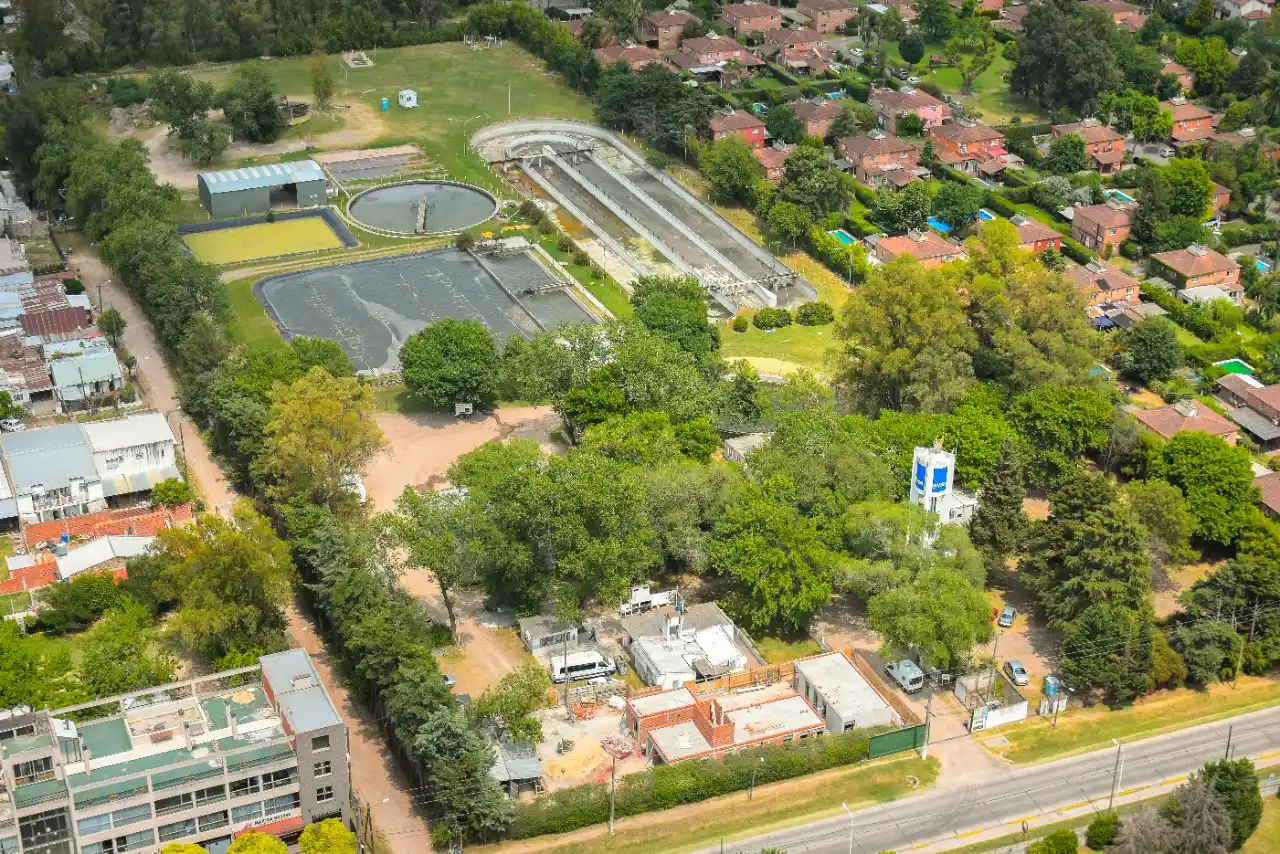 Galmarini y Achaval en la Planta Depuradora Champagnat: "Vamos a poder darle el servicio a más vecinos"