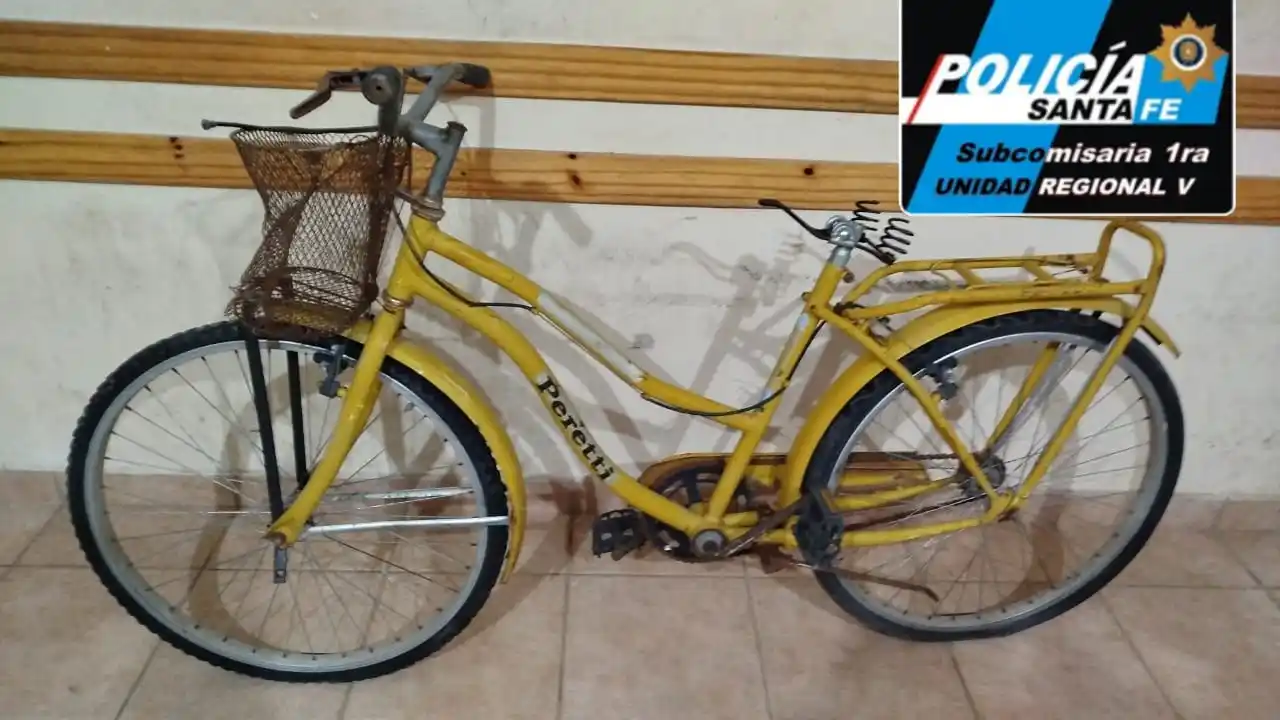 Desconcertado, un vecino encontró en su casa una bicicleta que no era suya y la denunció