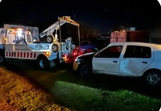 El automóvil fue secuestrado por infracciones a la normativa de tránsito y trasladado al Corralón Municipal.