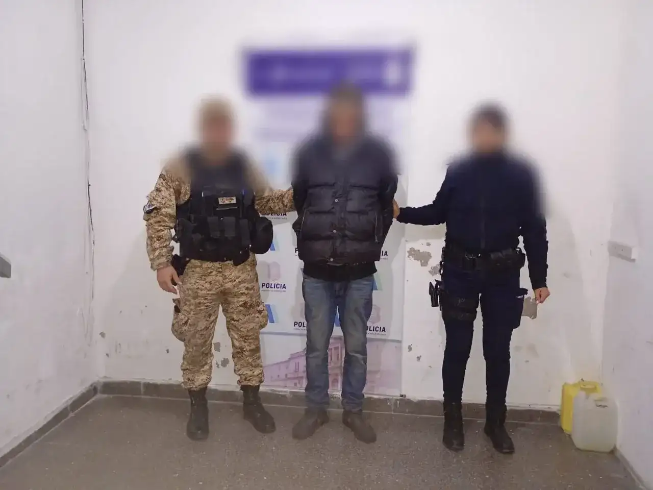 Aprehendieron a un hombre acusado de robar una rueda de auxilio y lo siguieron por las cámaras del COM
