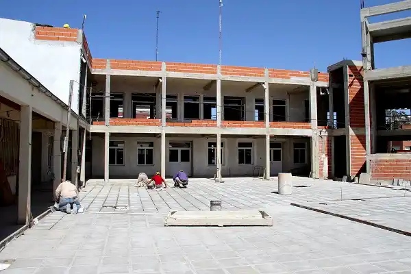 Reparan escuelas durante las vacaciones para el inicio del ciclo lectivo