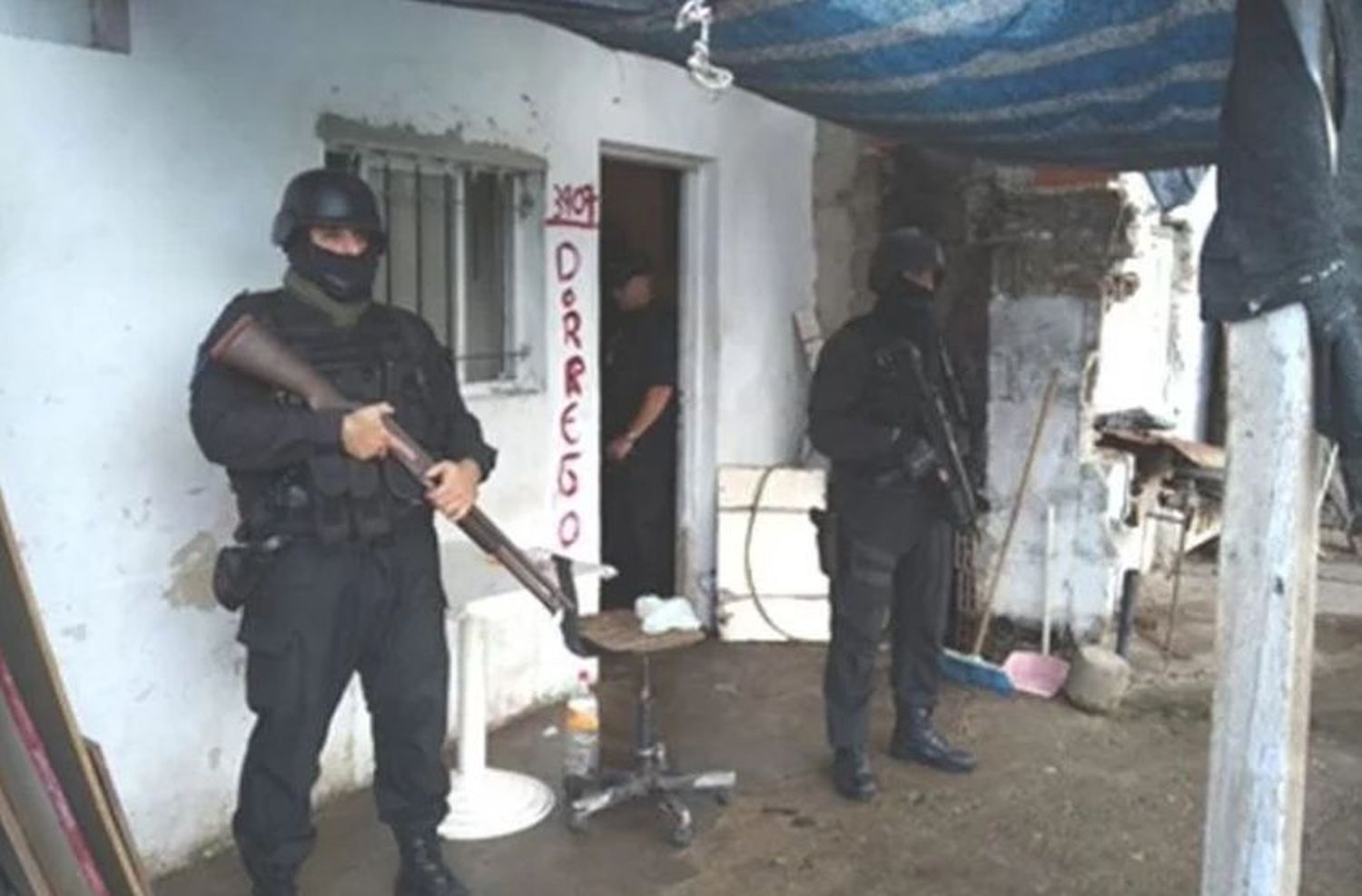 Cayeron dos kioscos de droga y detuvieron a cinco personas