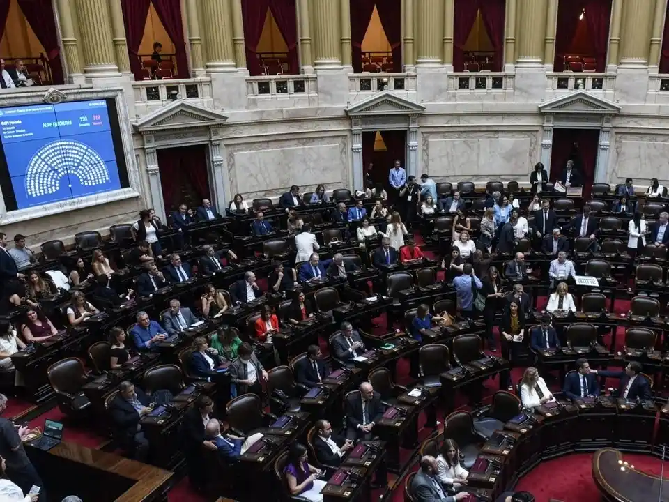 La Cámara de Diputados le dio media sanción al Presupuesto 2026 y a la madrugada comenzaba a la votación en particular.