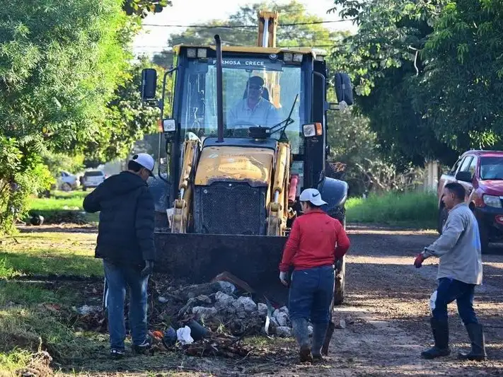 El intendente Jofré supervisó trabajos integrales 
de mantenimiento urbano en Villa Lourdes