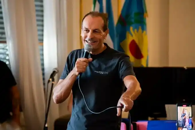 Desde Carlos Casares, el intendente Daniel Stadnik llenó de flores a Massa y Kicillof: "Están cerca de la gente"