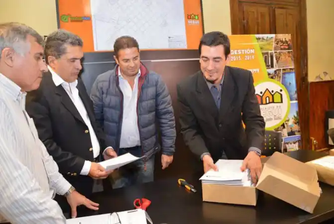 Apertura de sobres para ampliación de obras de gas