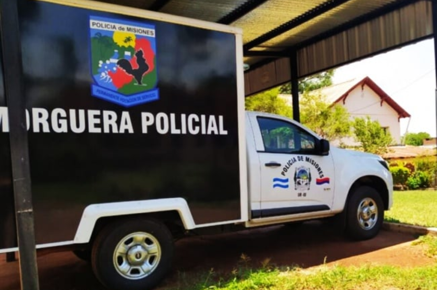 Se habría quitado la vida con su arma reglamentaria.