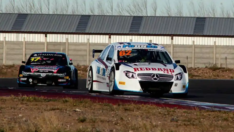 Emiliano Stang debutó en el Top Race Junior con un podio