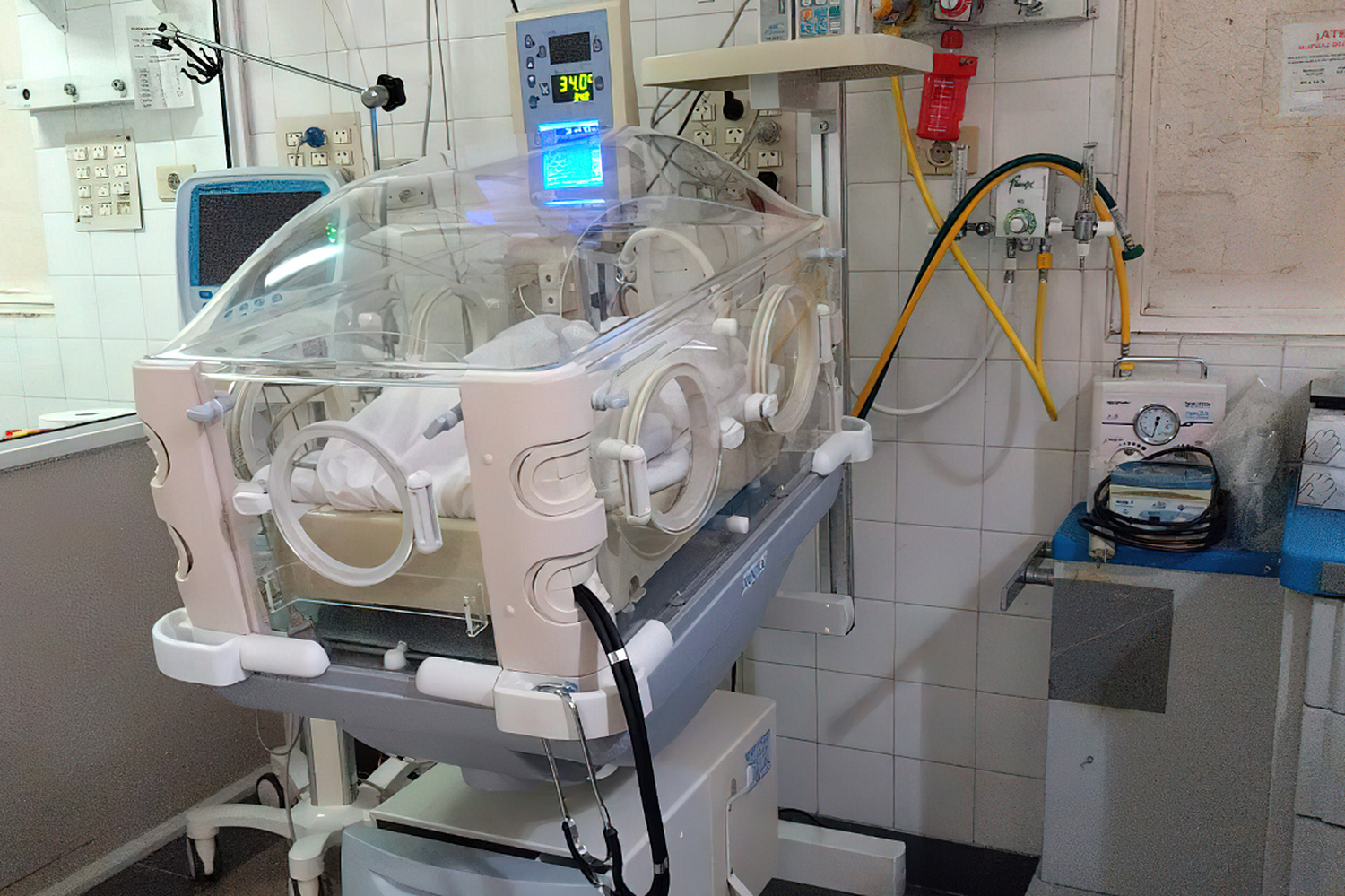 El Servicio de Neonatología incorporó una nueva incubadora