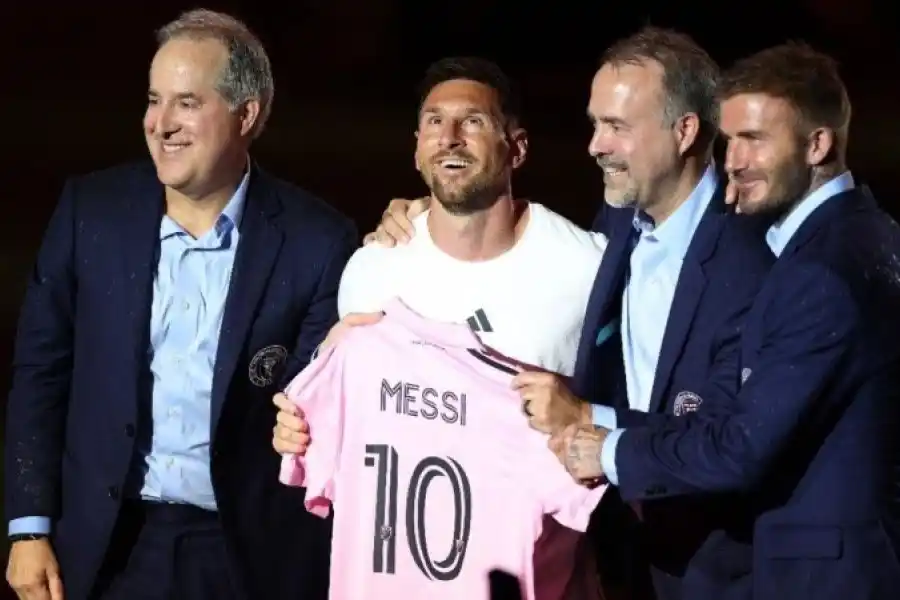 El dueño del Inter de Miami contó como fue el fichaje de Messi: "Estuvimos cuatro años y medio para convencerlo"