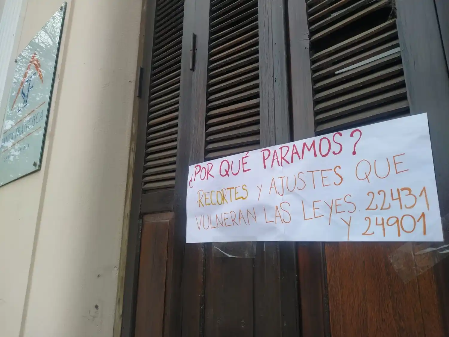 El reclamo y paro total se extiende desde el pasado lunes 26. Foto: Gentileza.