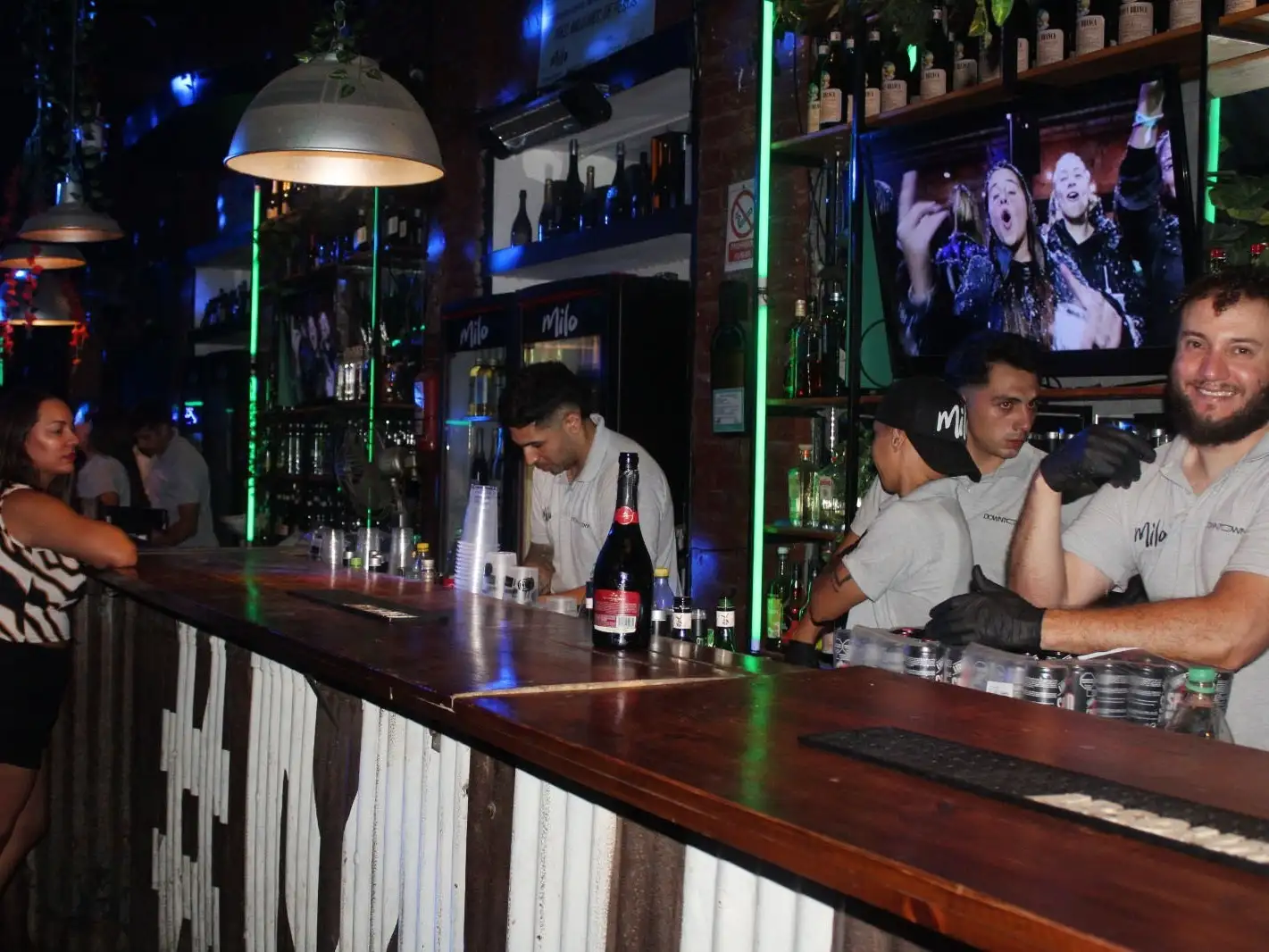 "Milo" es un espacio con gran concurrencia en las noches de corso.
