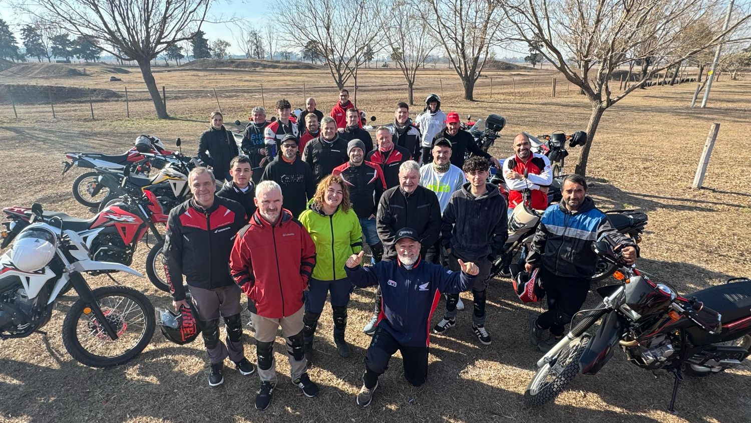 Clínica de manejo y aventura: Córdoba Motos reunió a usuarios de la familia XR