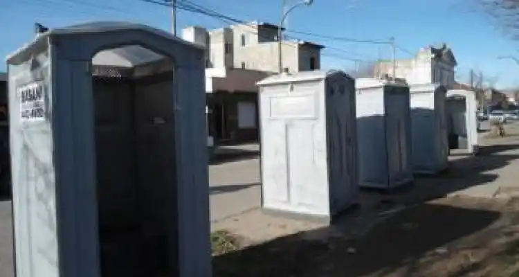 Sin baños, sin empresa y sin clases en la escuela 7
