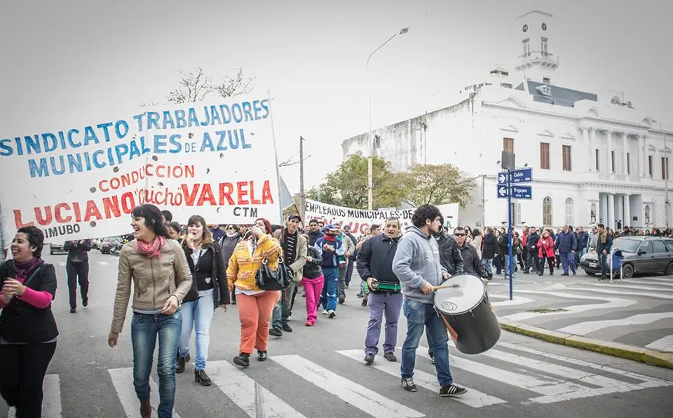 Azul: Municipales denuncian a funcionarios del Intendente Inza por "aprietes" 