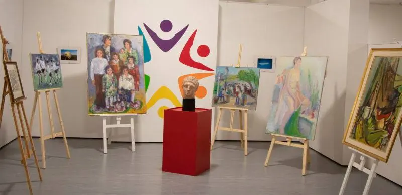 Pinturas de Margarita Matus donadas al Espacio Cultural
