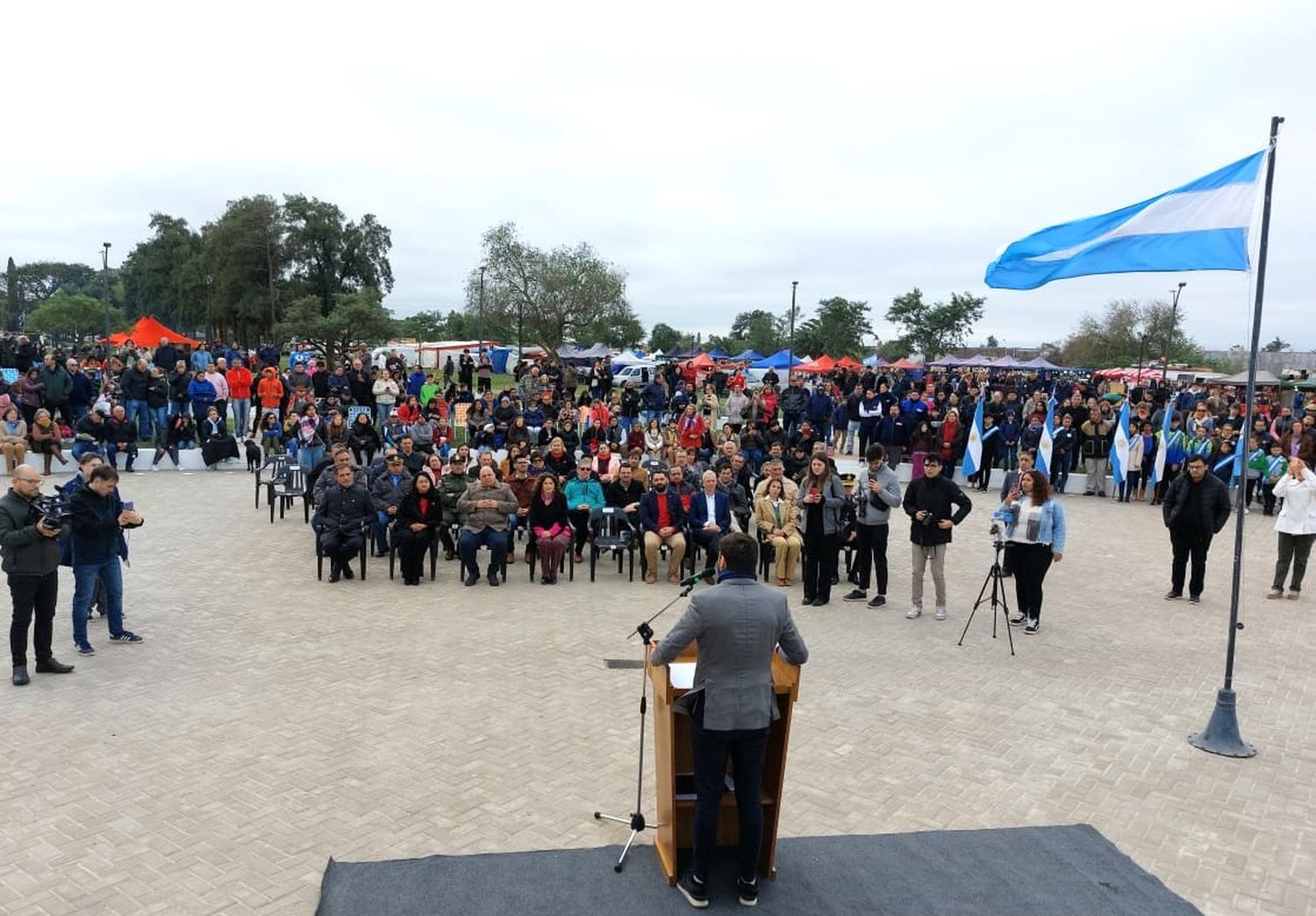 El acto central se desarrolló en el Paseo de las Artes y fue presidido por el gobernador Maximiliano Pullaro.