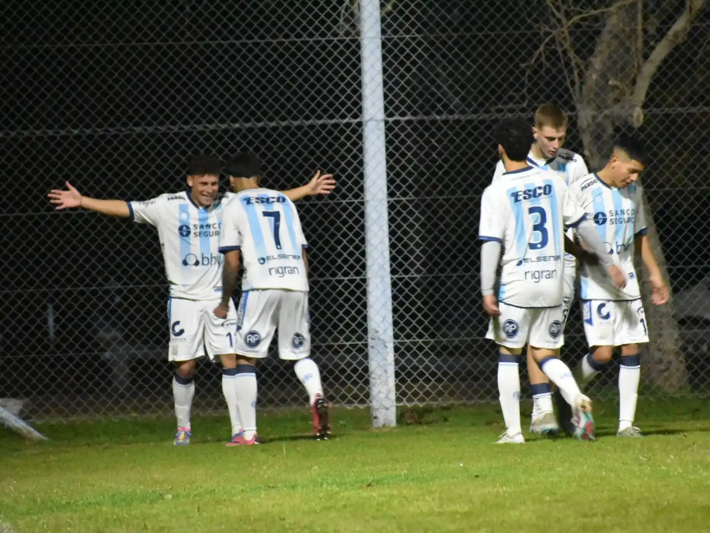 La Crema es el líder del Apertura. Foto:@OficialAMSyD