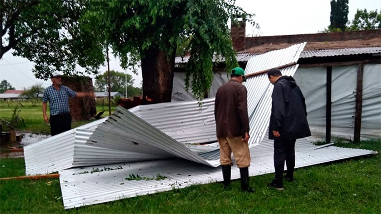 Viviendas y granjas avícolas resultaron afectadas por el temporal