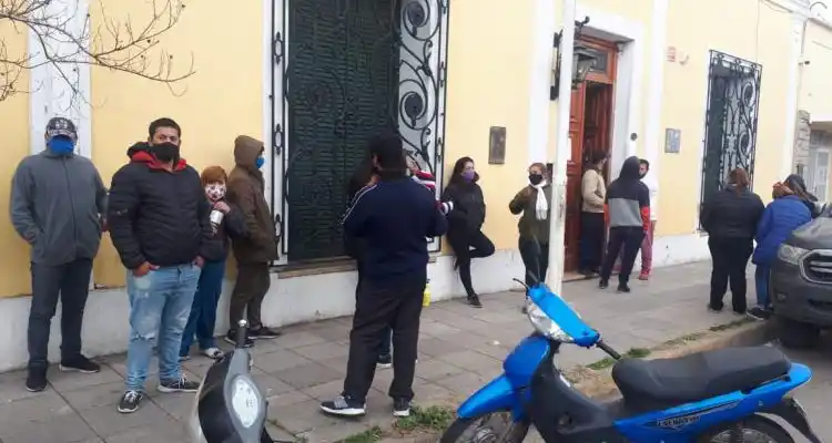 Asesinato de Vanesa Martínez: Familiares y amigos reclamaron en Fiscalía