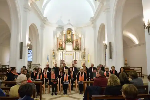 Emotivo homenaje a Chascomús de la Cantoría Municipal en la iglesia Catedral