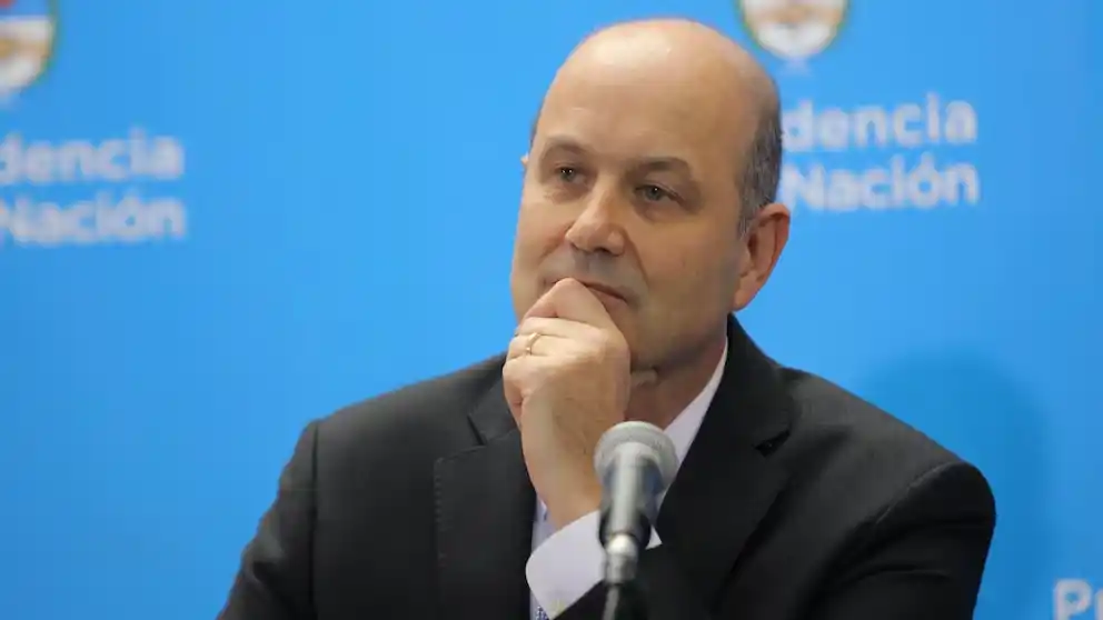 Sturzenegger aseguró que en las próximas elecciones habrá "dos modelos".