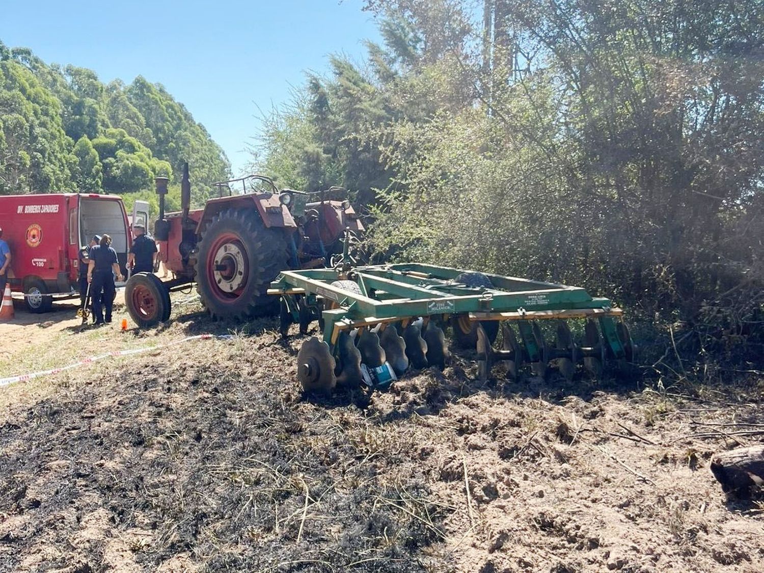 Hombre murió electrocutado al intentar apagar un incendio