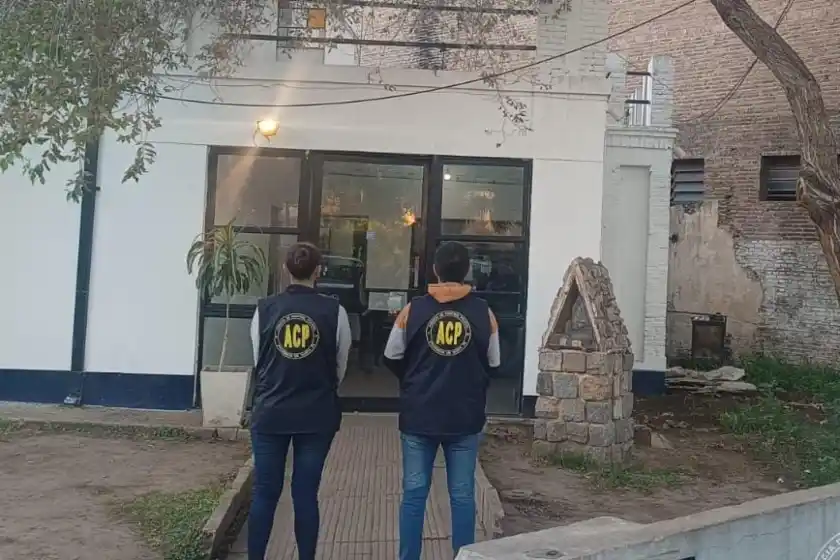 Cuatro policías detenidos por una causa de presunta extorsión