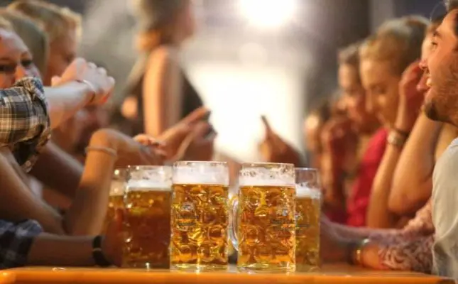 Se unieron para crear una mega fiesta cervecera