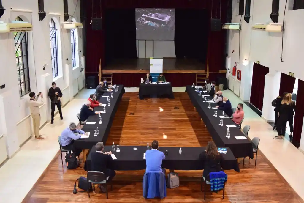 Trabajan por la recuperación del sector termal