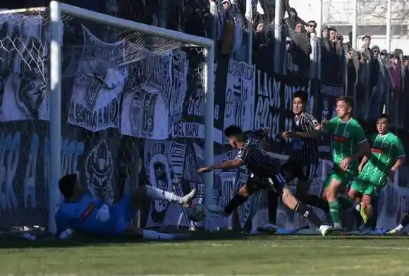 Kimberley perdió ante Cipolletti en un partido "caliente" por la Zona Campeonato