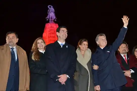 Macri y Urtubey encabezaron en Salta el homenaje a Güemes 