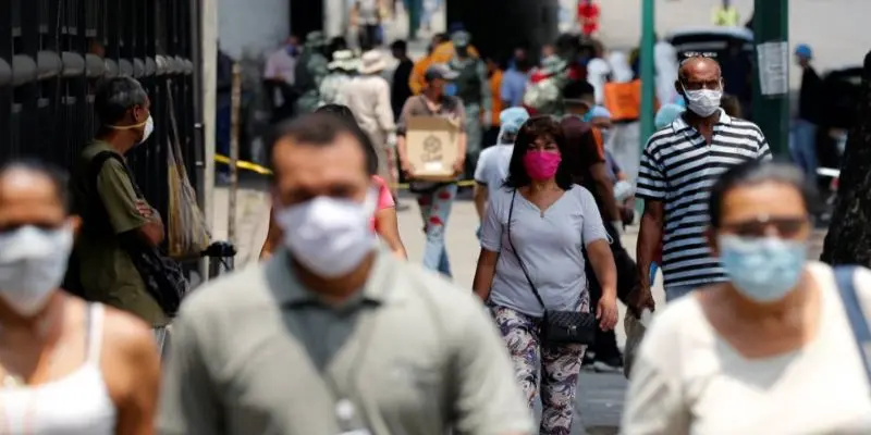 Repunte de casos por COVID-19 confina a varios países en el mundo