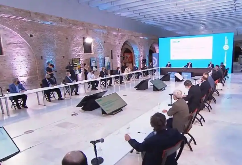 Expectación comunitaria por la pandemia y las obras públicas en la provincia