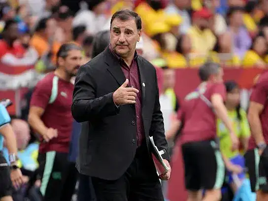 Néstor Lorenzo renovó su vínculo como técnico