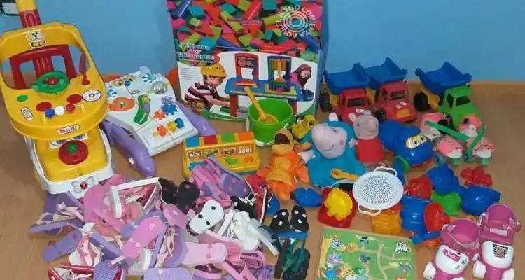 Recolectan juguetes  para niños que asisten a comedores