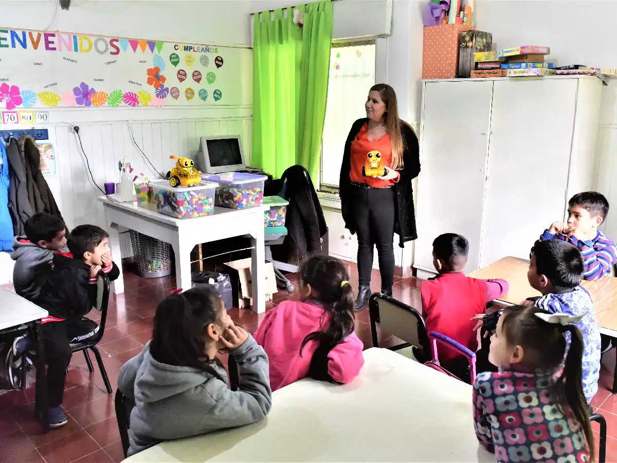 El robot Iko llegó a las  guarderías municipales  