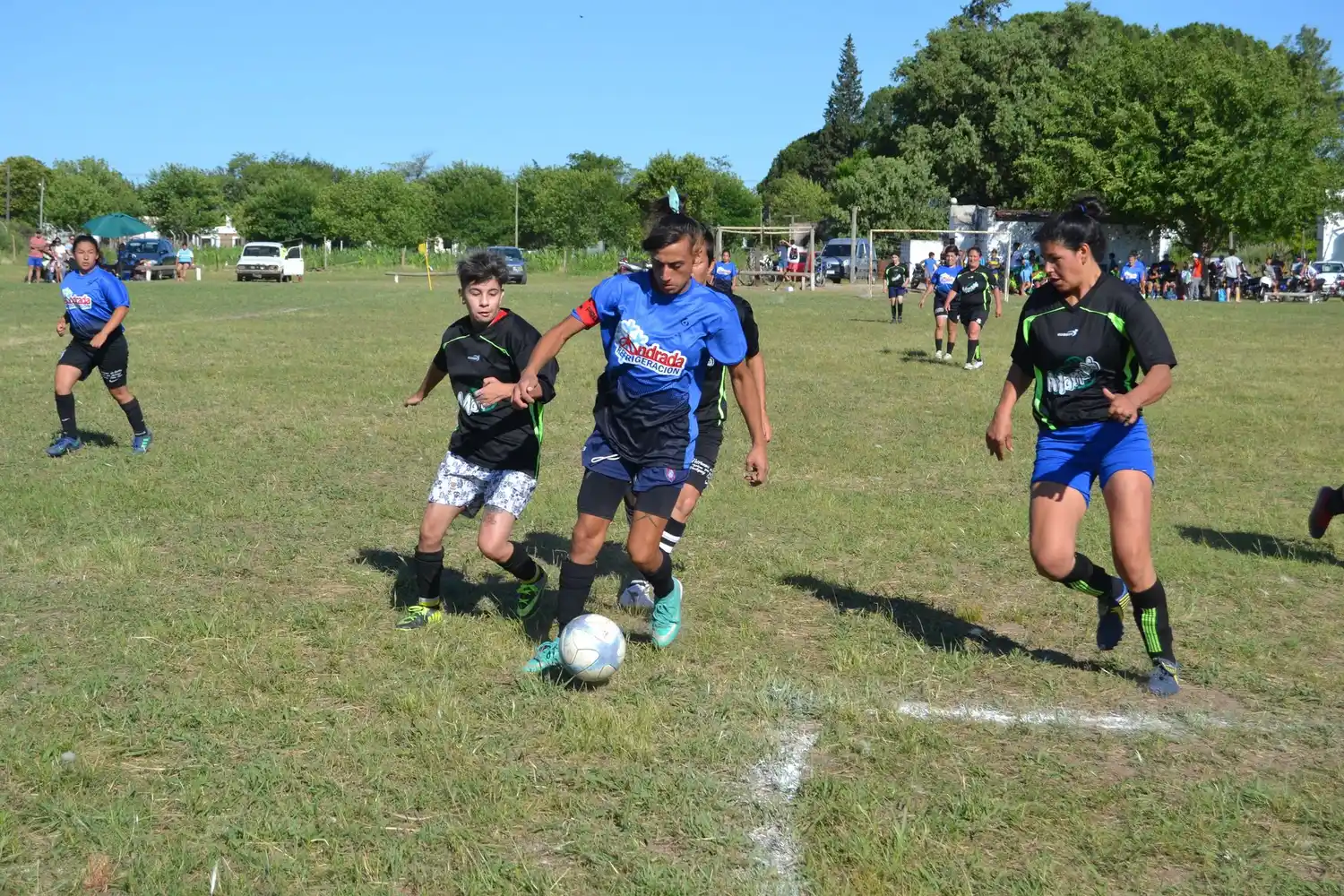 Fútbol Femenino: todos quieren organizar ahora a nivel local